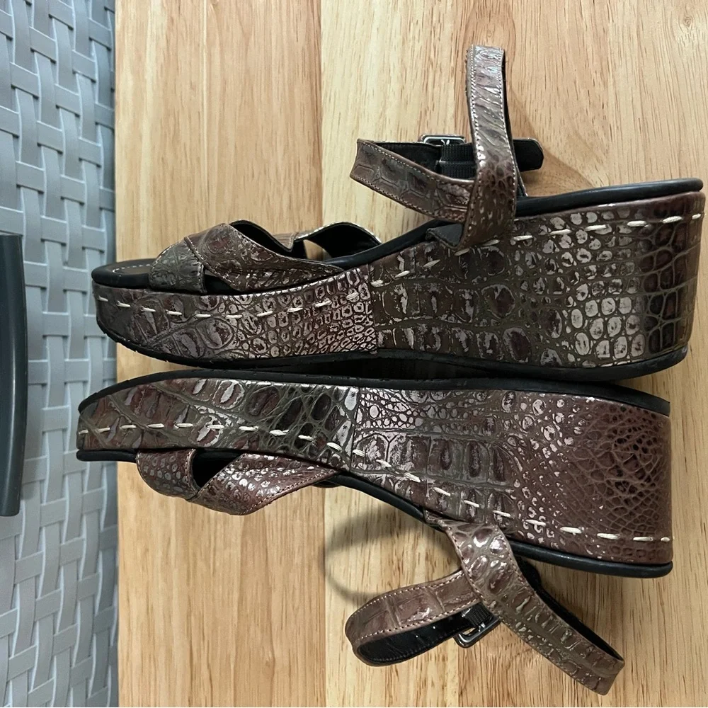 Donald Pliner Shake Sandals Brown Metallic Size 5M